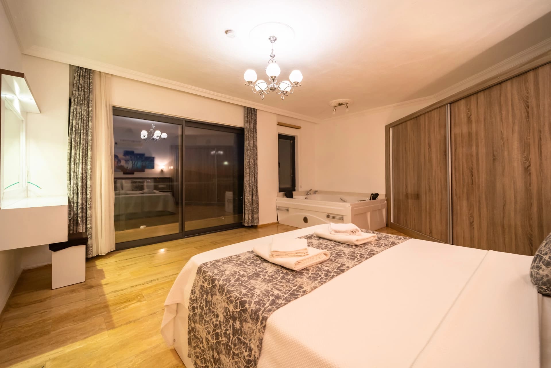 Villa April Özel Havuzlu 80