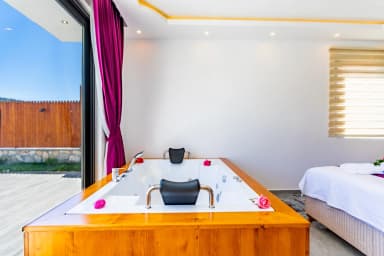 Villa Lidya Korunaklı Havuz 58